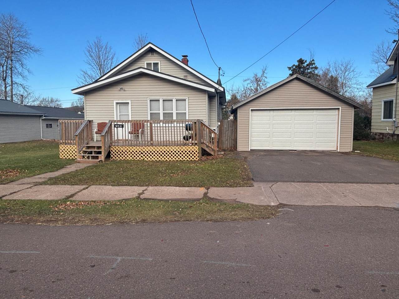 720 Florence St - Photo 1