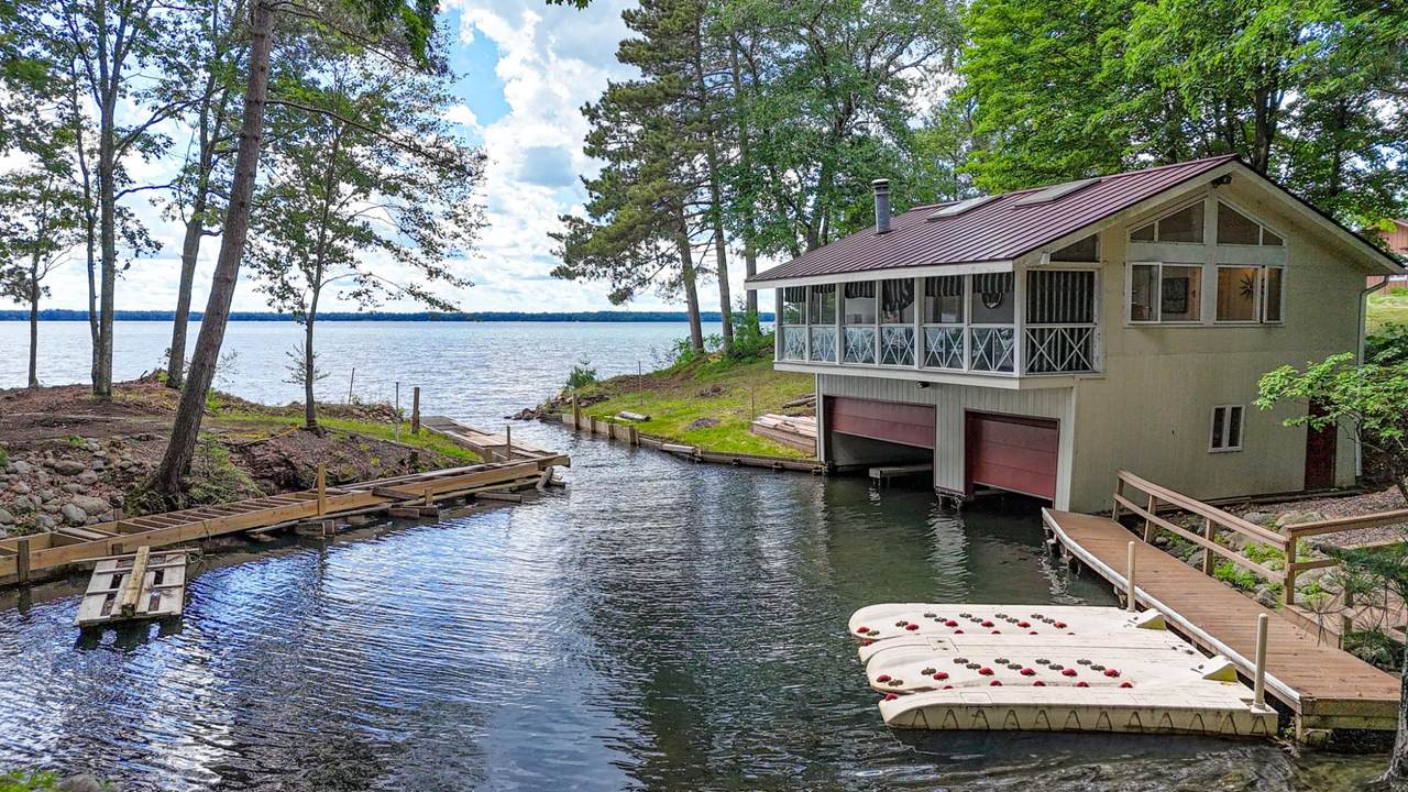 2305 Circle Dr - Photo 1