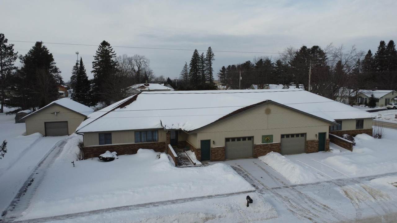 1630 N Superior St - Photo 1