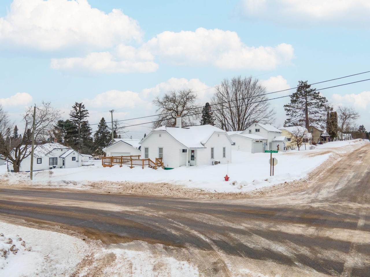 430 Iris St - Photo 1