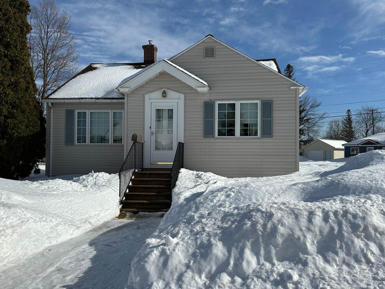 1208 Anderson Ave - Photo 1