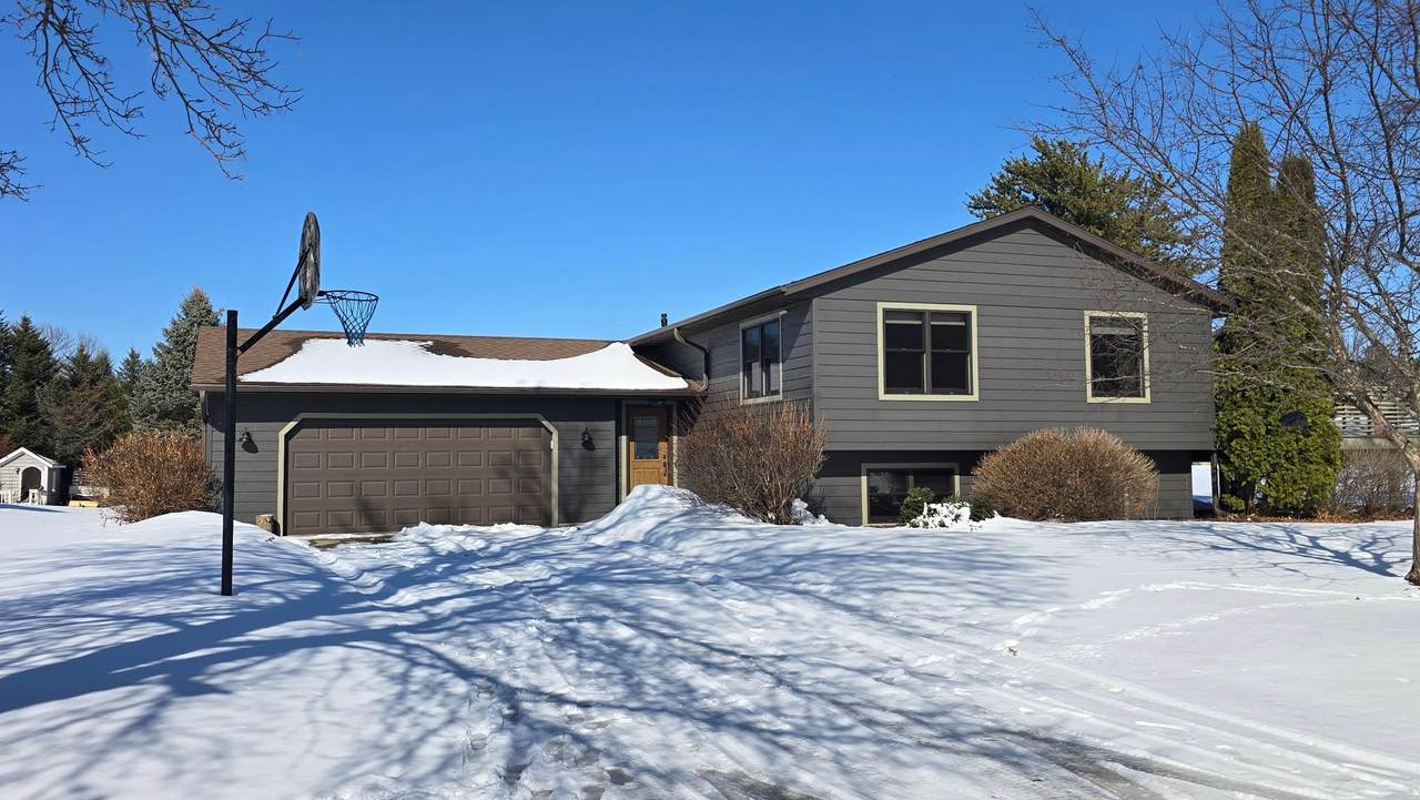 1406 9TH AVE - Photo 1