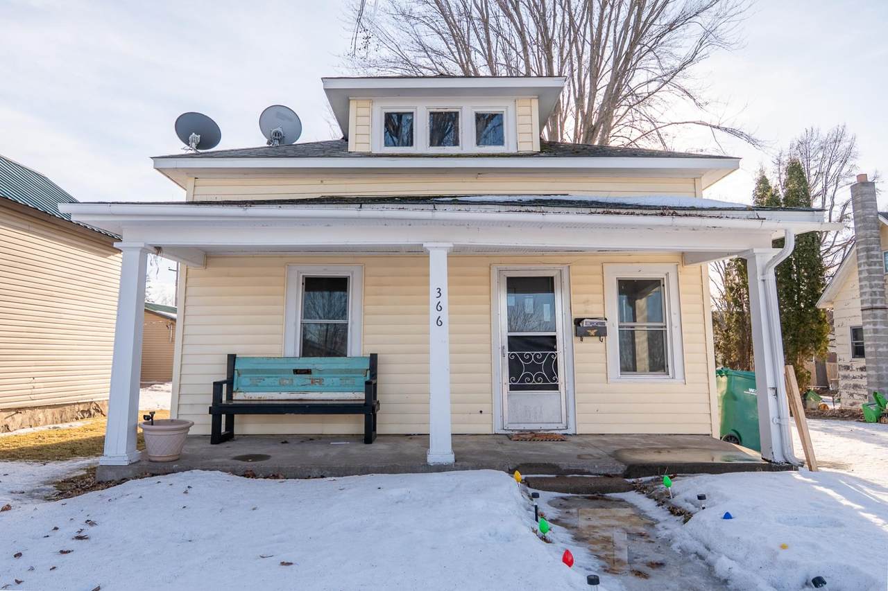 366 Argyle Ave S - Photo 1