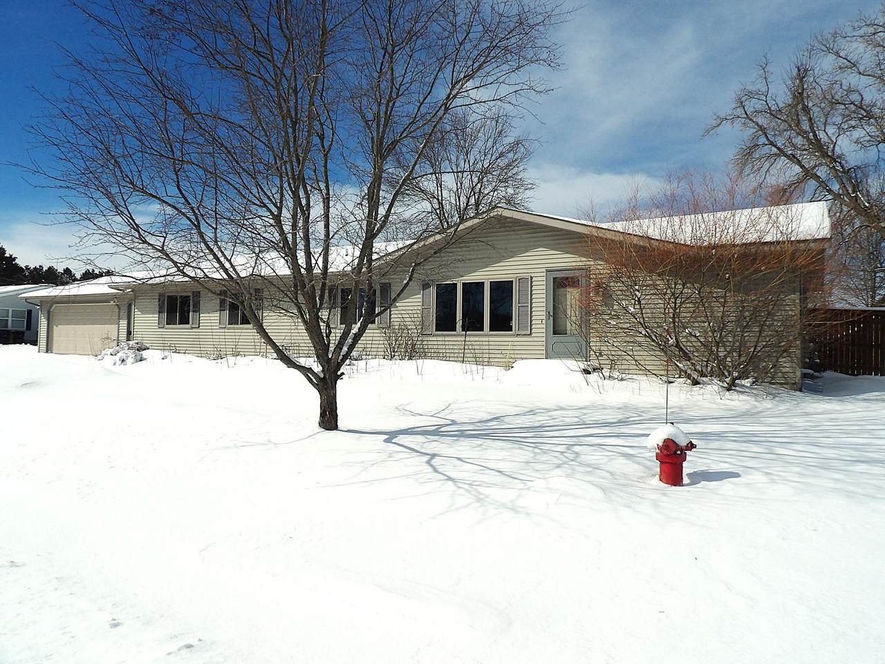 705 Prospect Ave N - Photo 1