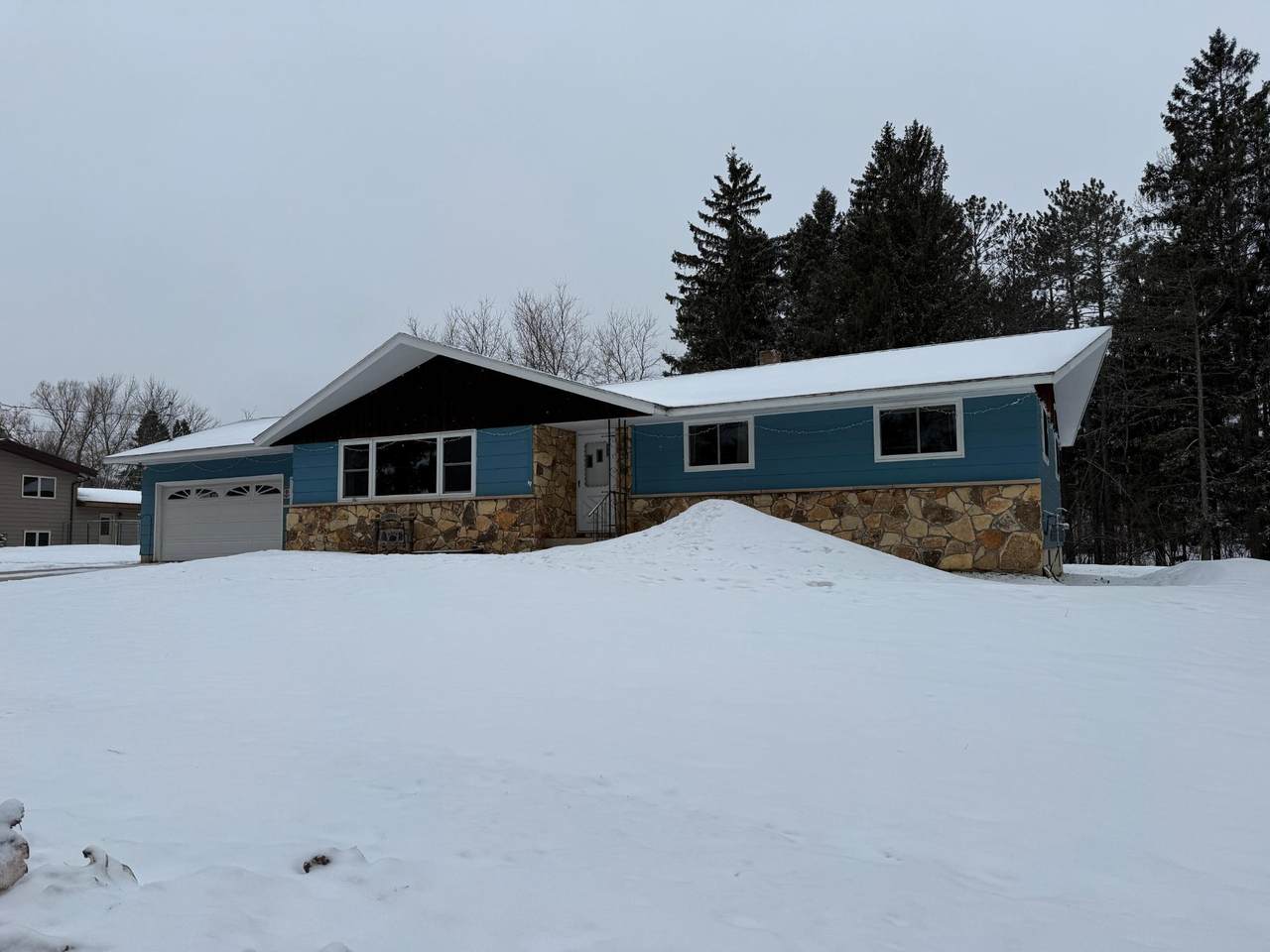 404 9TH AVE - Photo 1