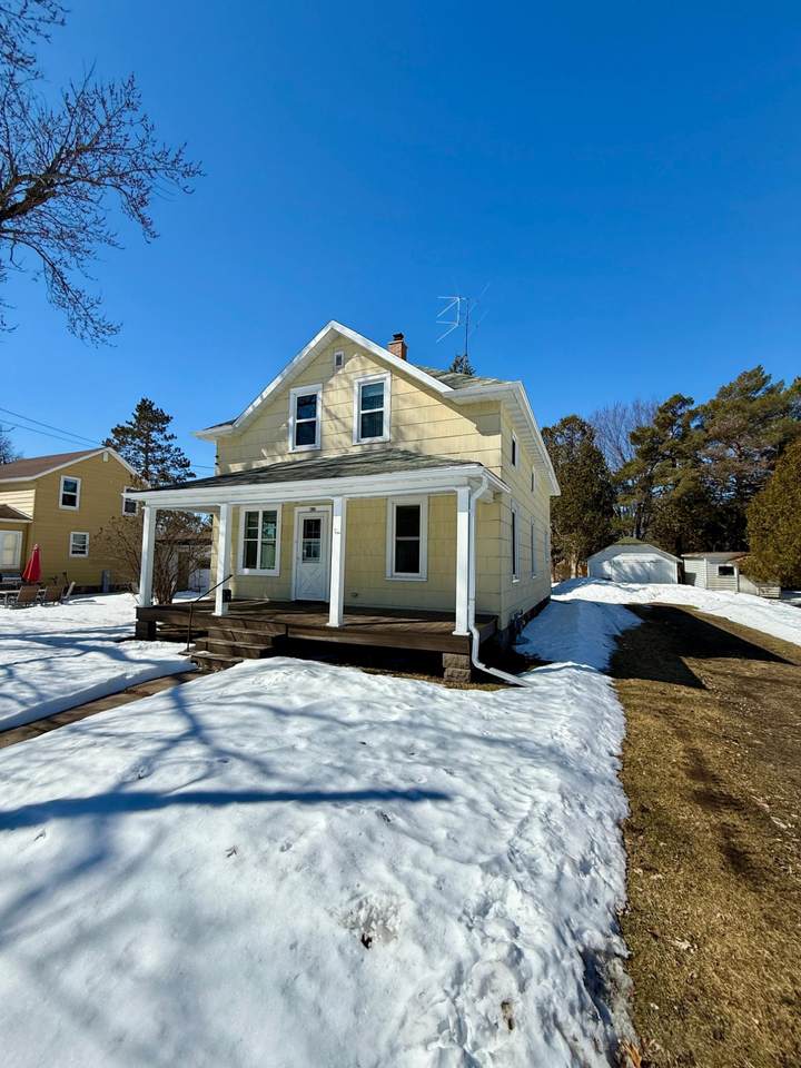 812 Pine St - Photo 1