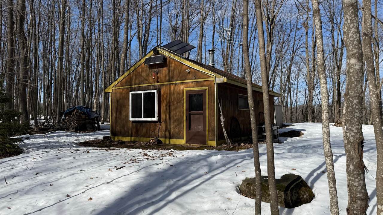 W1438 Country Squire Rd - Photo 1