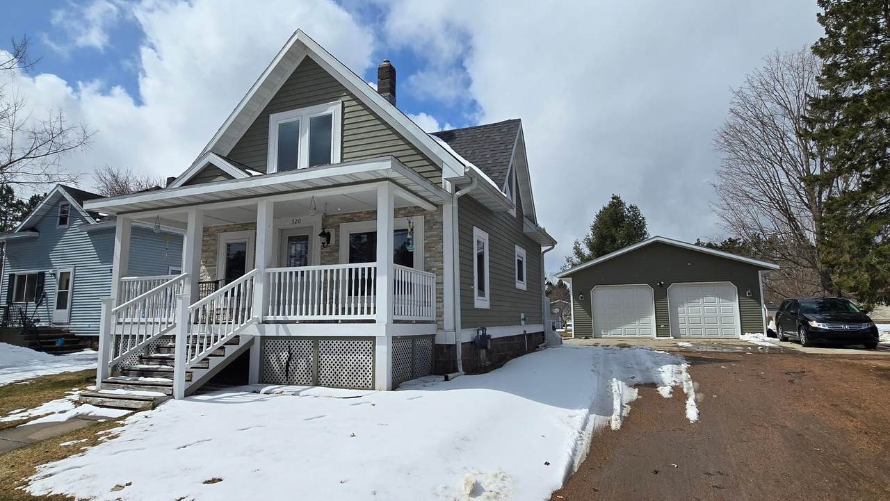 320 Elm St - Photo 1