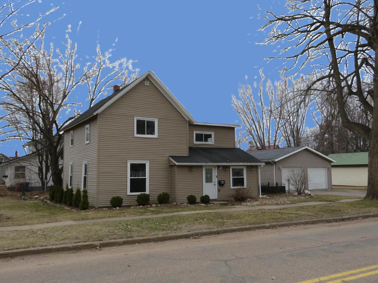 700 Mill St - Photo 1