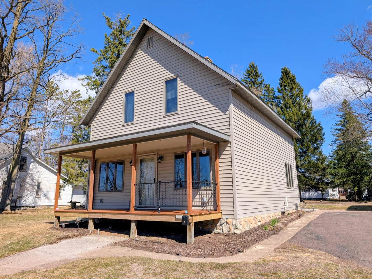 172 Case Ave - Photo 1