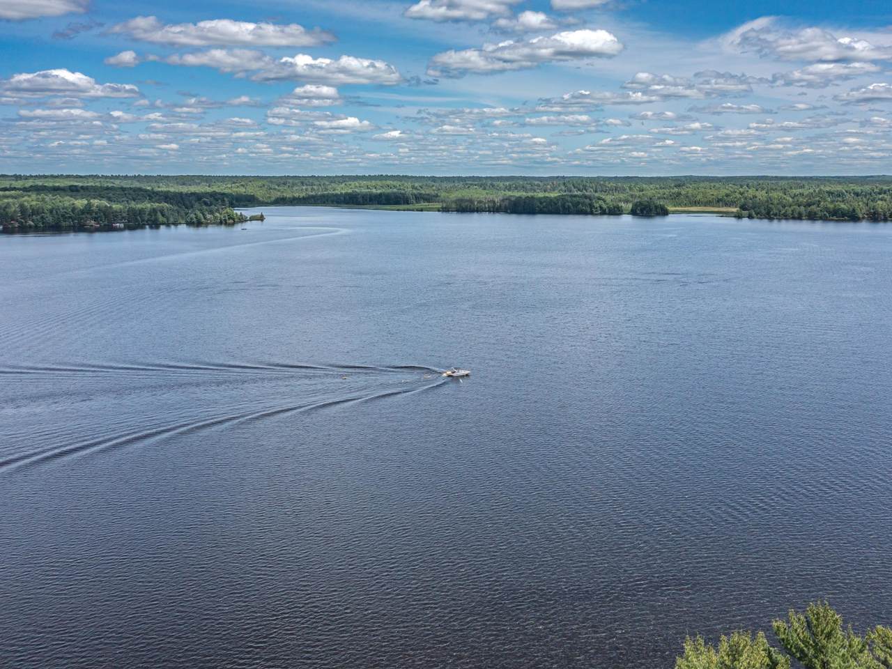 https://bt-photos.global.ssl.fastly.net/northwoods/orig_boomver_1_216458-2.jpg