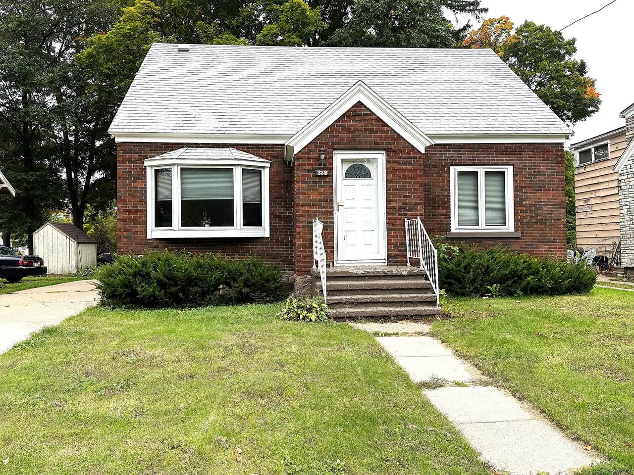 222 Superior St S - Photo 1