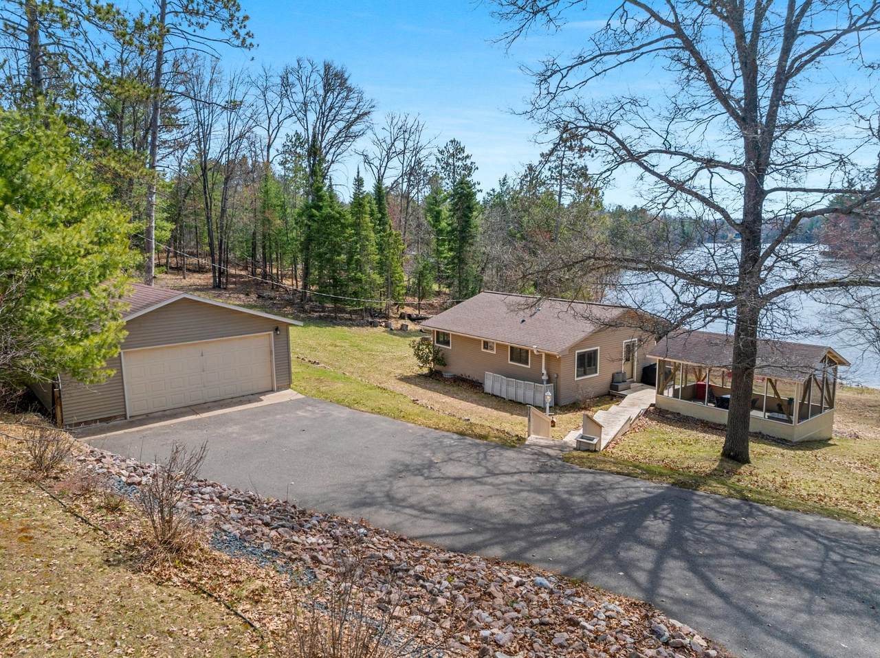 2135 Regina Dr - Photo 1