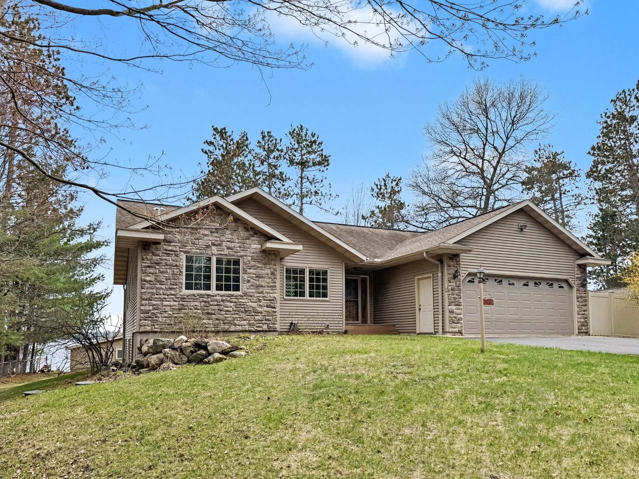 2027 The Point Rd - Photo 1