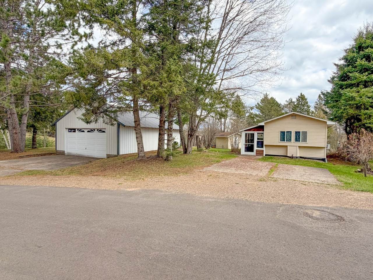 N14054 Linden Ave - Photo 1