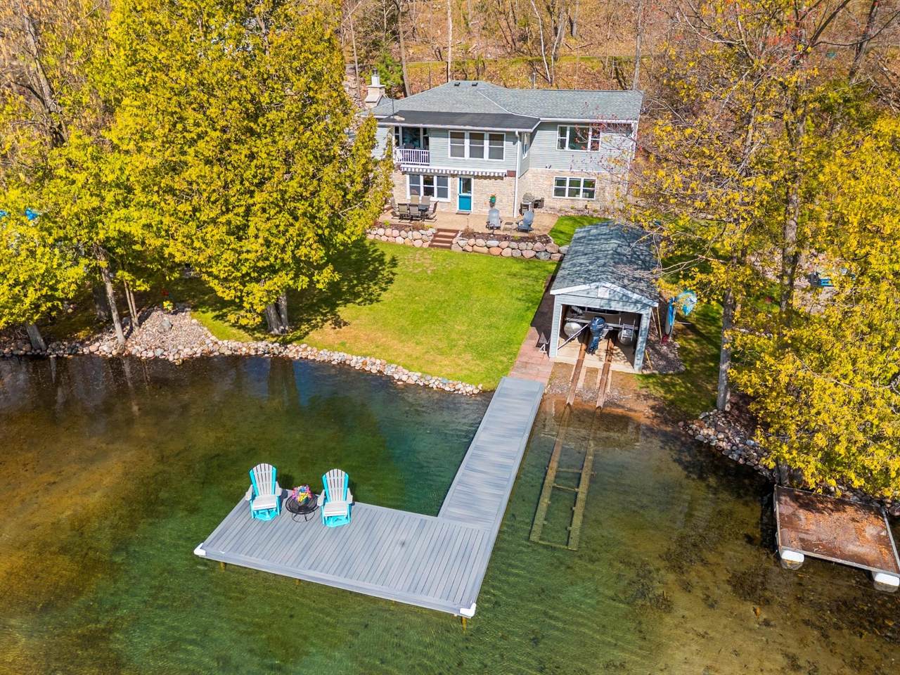 16164 Bucks Point Ln - Photo 1