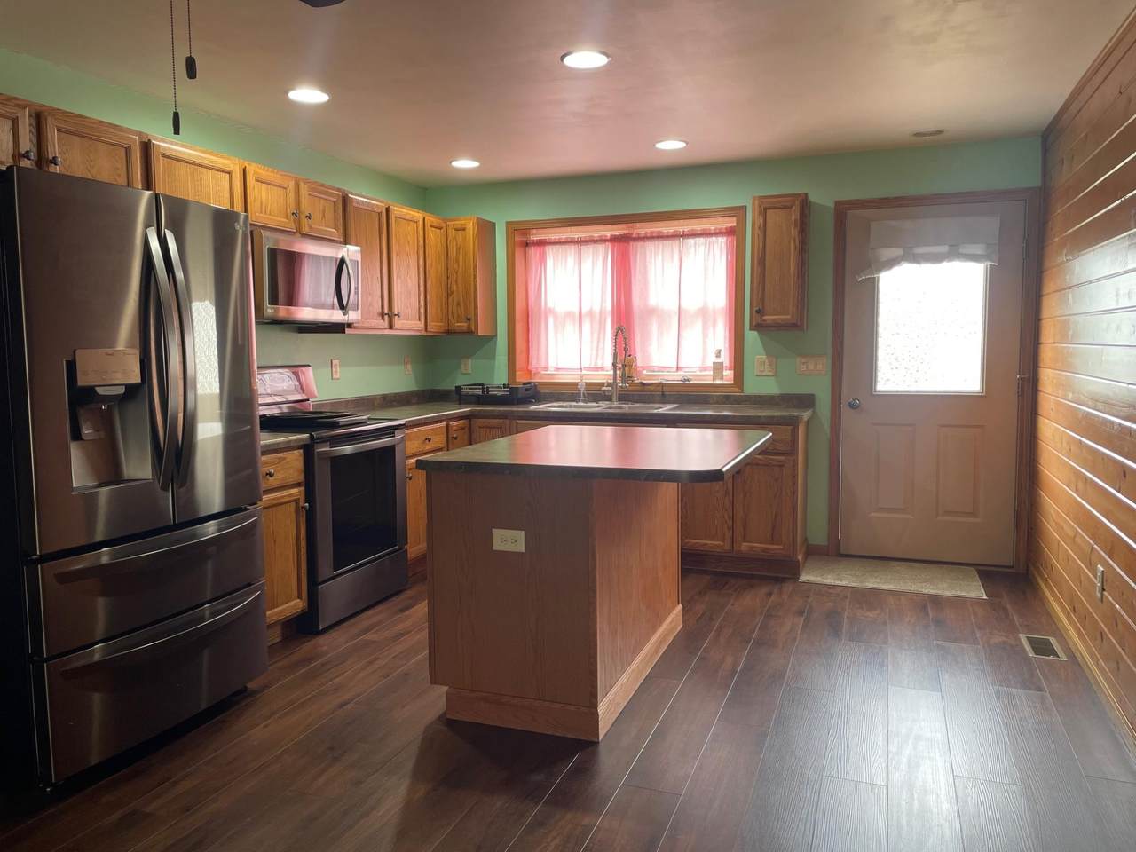 https://bt-photos.global.ssl.fastly.net/northwoods/1280_boomver_1_217019-2.jpg