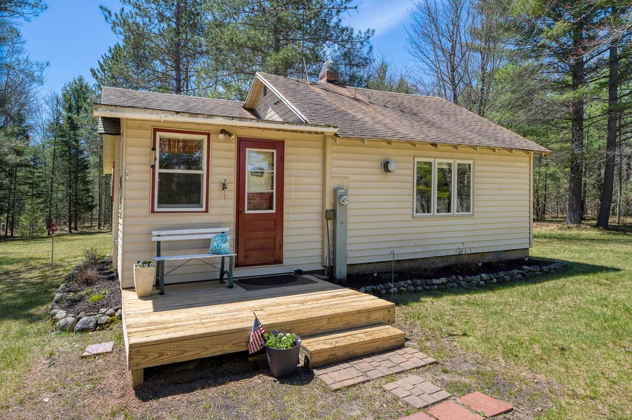 2814 Pickerel Lake Rd - Photo 1