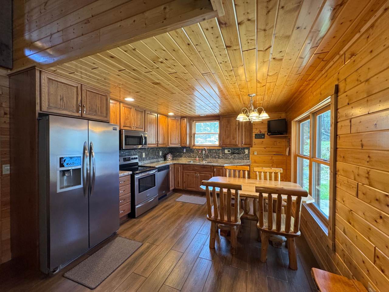 https://bt-photos.global.ssl.fastly.net/northwoods/1280_boomver_1_217160-2.jpg