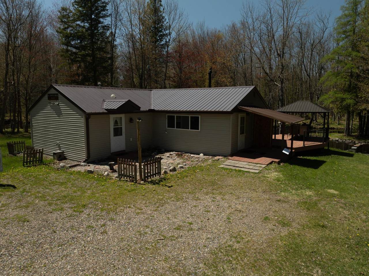 743 Woodlawn Rd - Photo 1