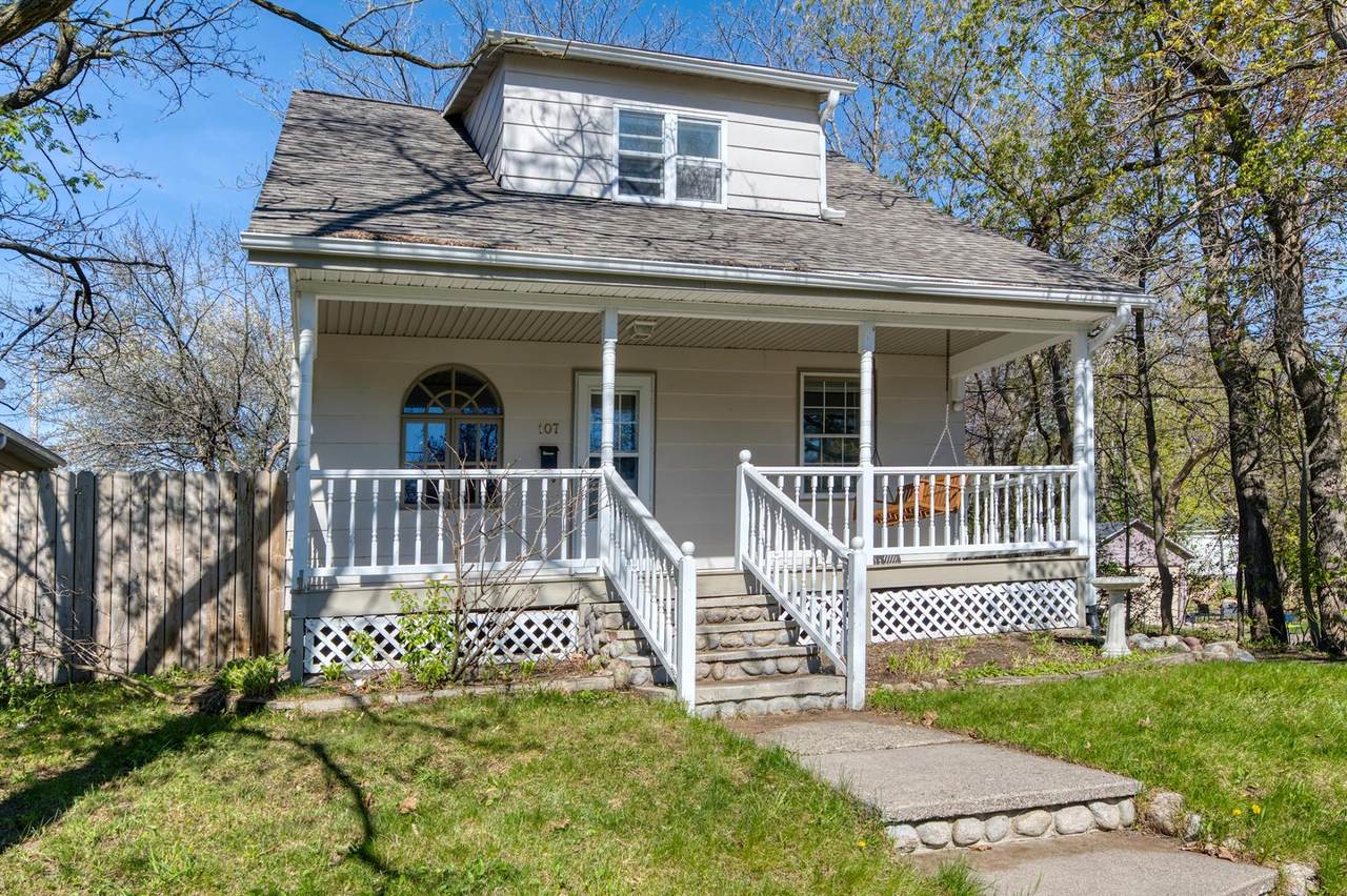 107 Spruce St - Photo 1