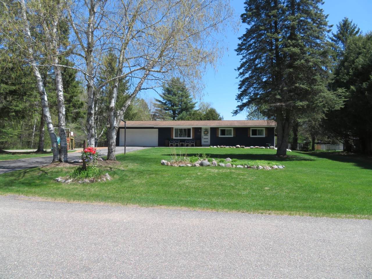 3850 Meadow Ln - Photo 1