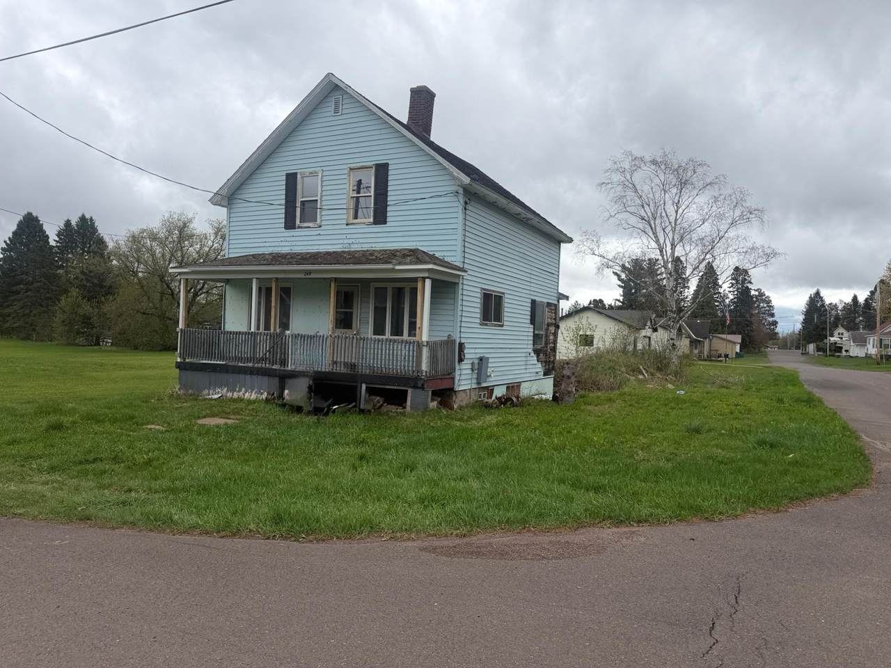 249 Birch St W - Photo 1