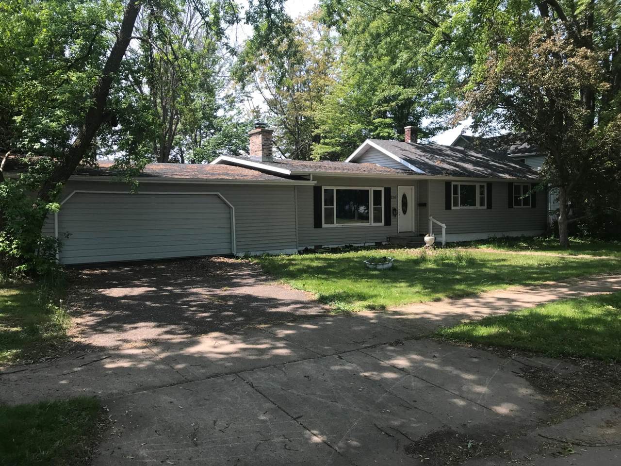 236 Argyle Ave - Photo 1