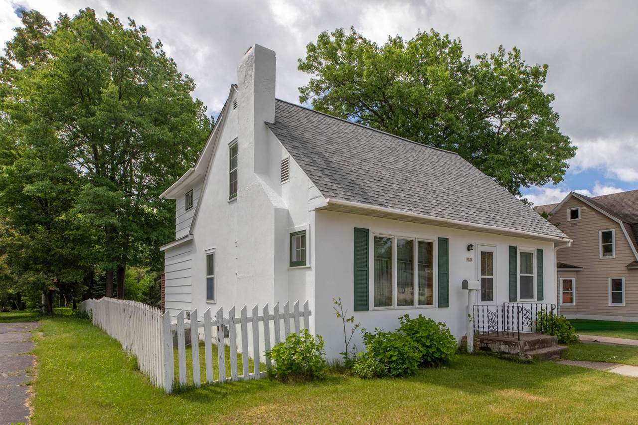 1324 Stevens St N - Photo 1