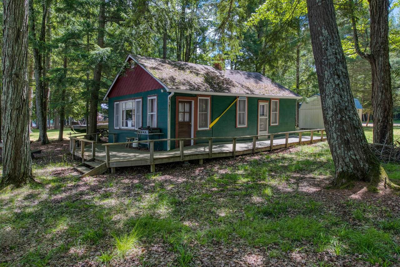 706 Laurel Ln - Photo 1