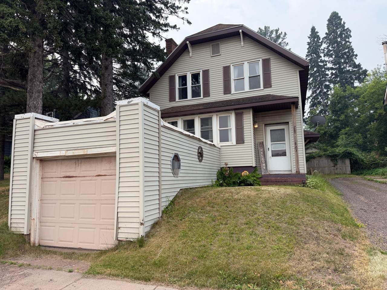 623 Cloverland Dr - Photo 1