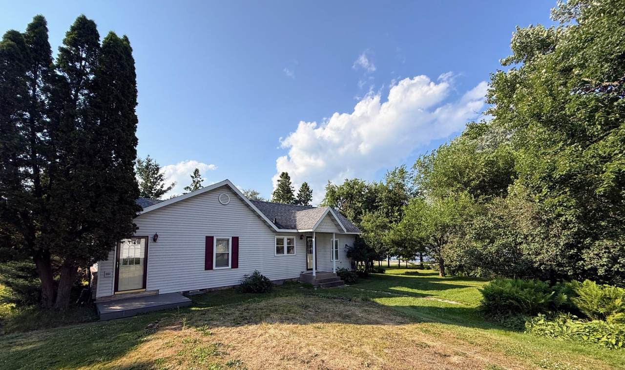 415 Lake Ave - Photo 1