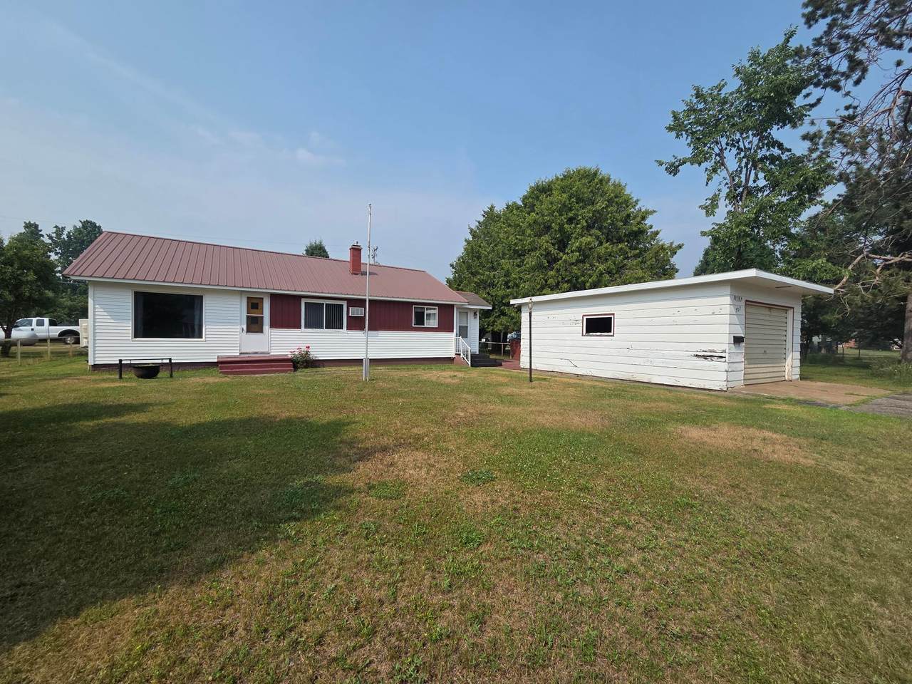 207 Pine St - Photo 1