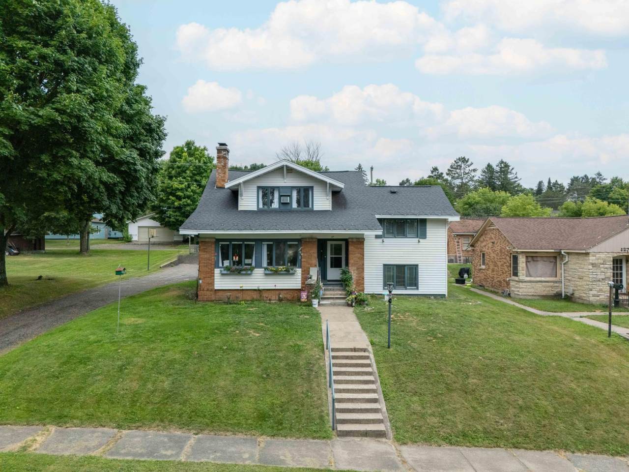 117 7TH AVE - Photo 1