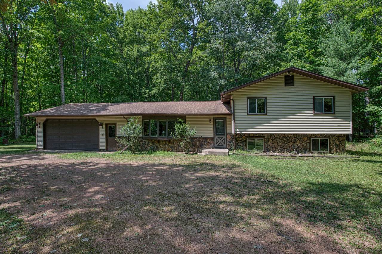 2051 Pinewood Dr - Photo 1