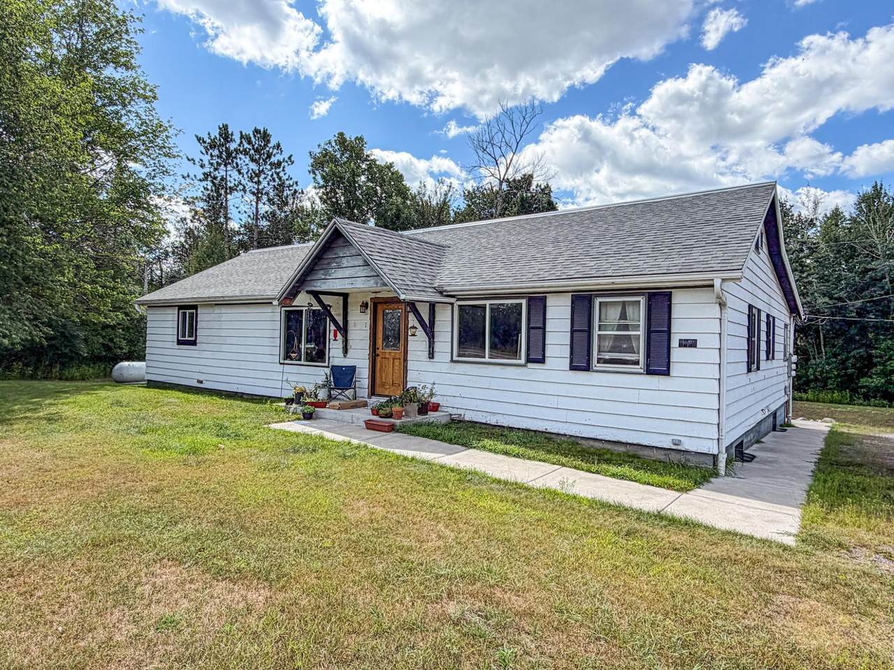 1428 4TH AVE - Photo 1