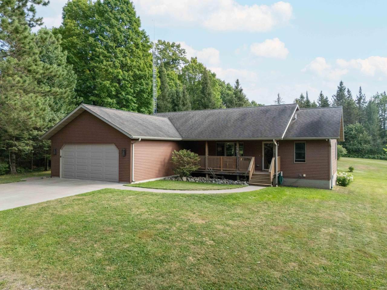 223 Bloomquist Rd - Photo 1