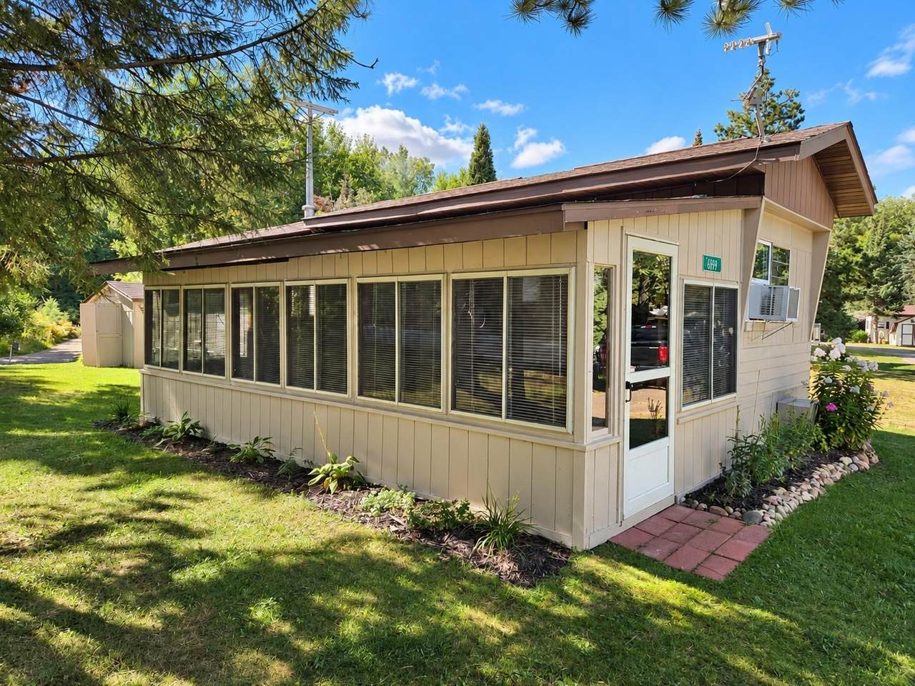 6899 Eagle Landing Ln - Photo 1