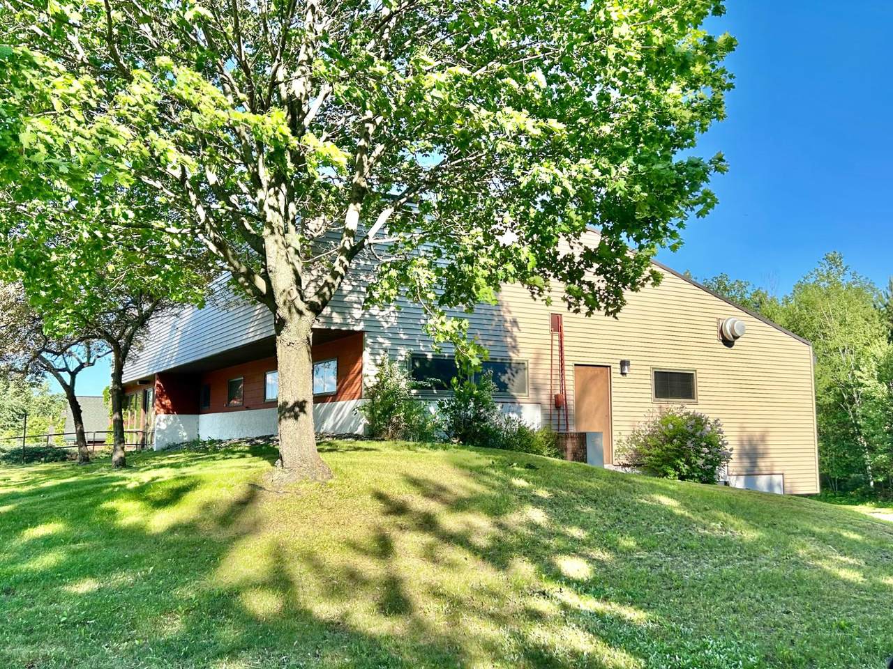 207 Pioneer St - Photo 1