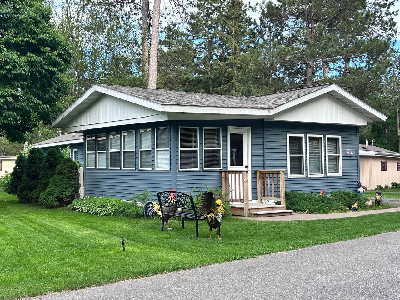 11070 Bellwood Dr - Photo 1