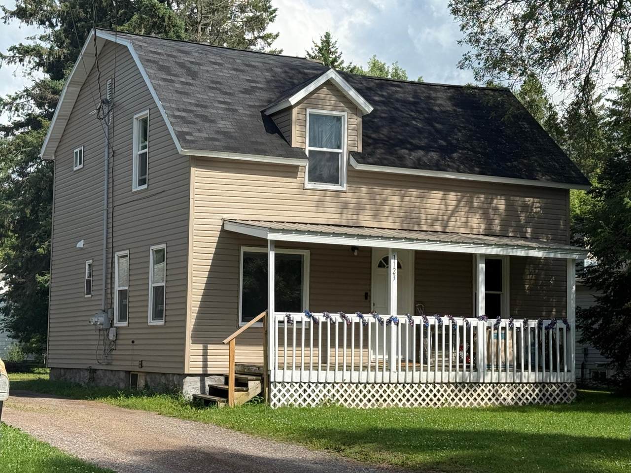 1123 Edison St - Photo 1