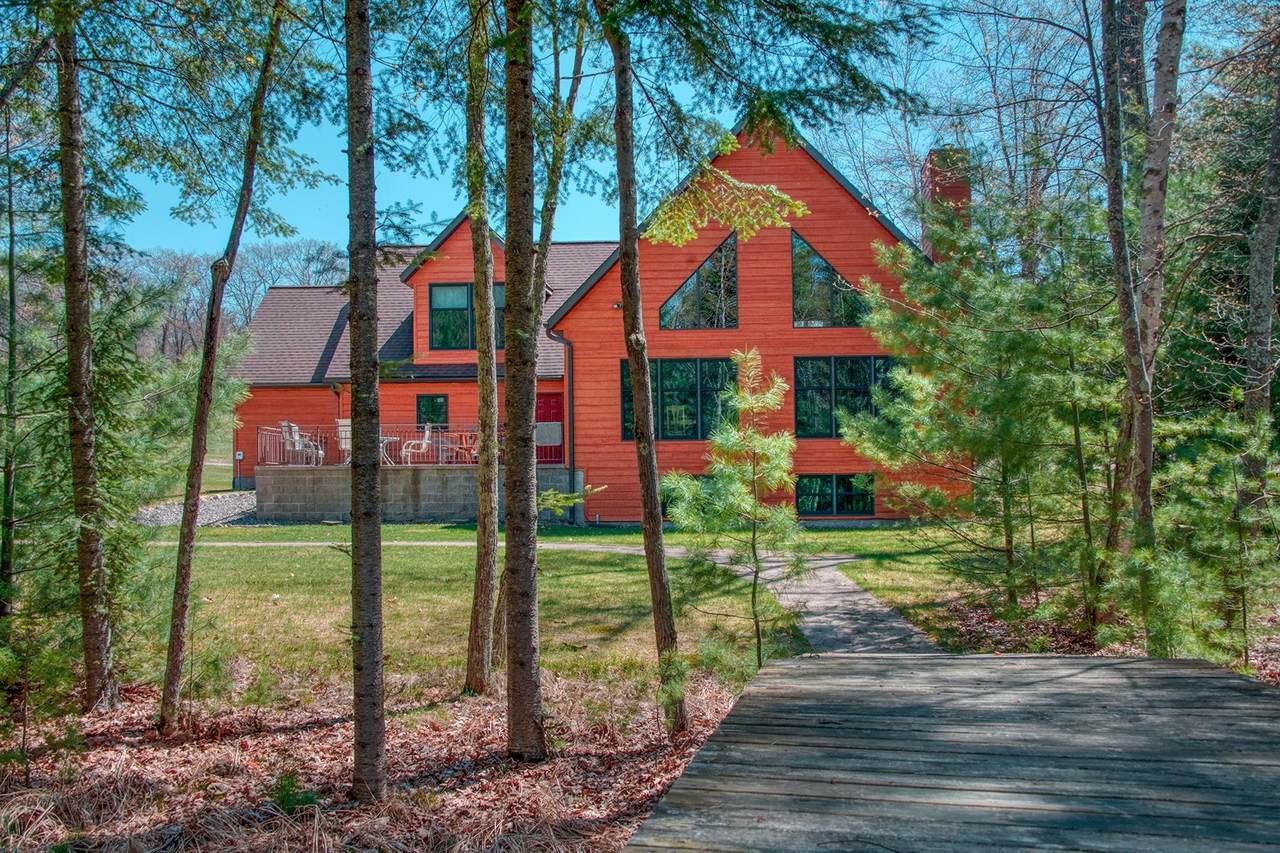 1487 Oak Ln - Photo 1