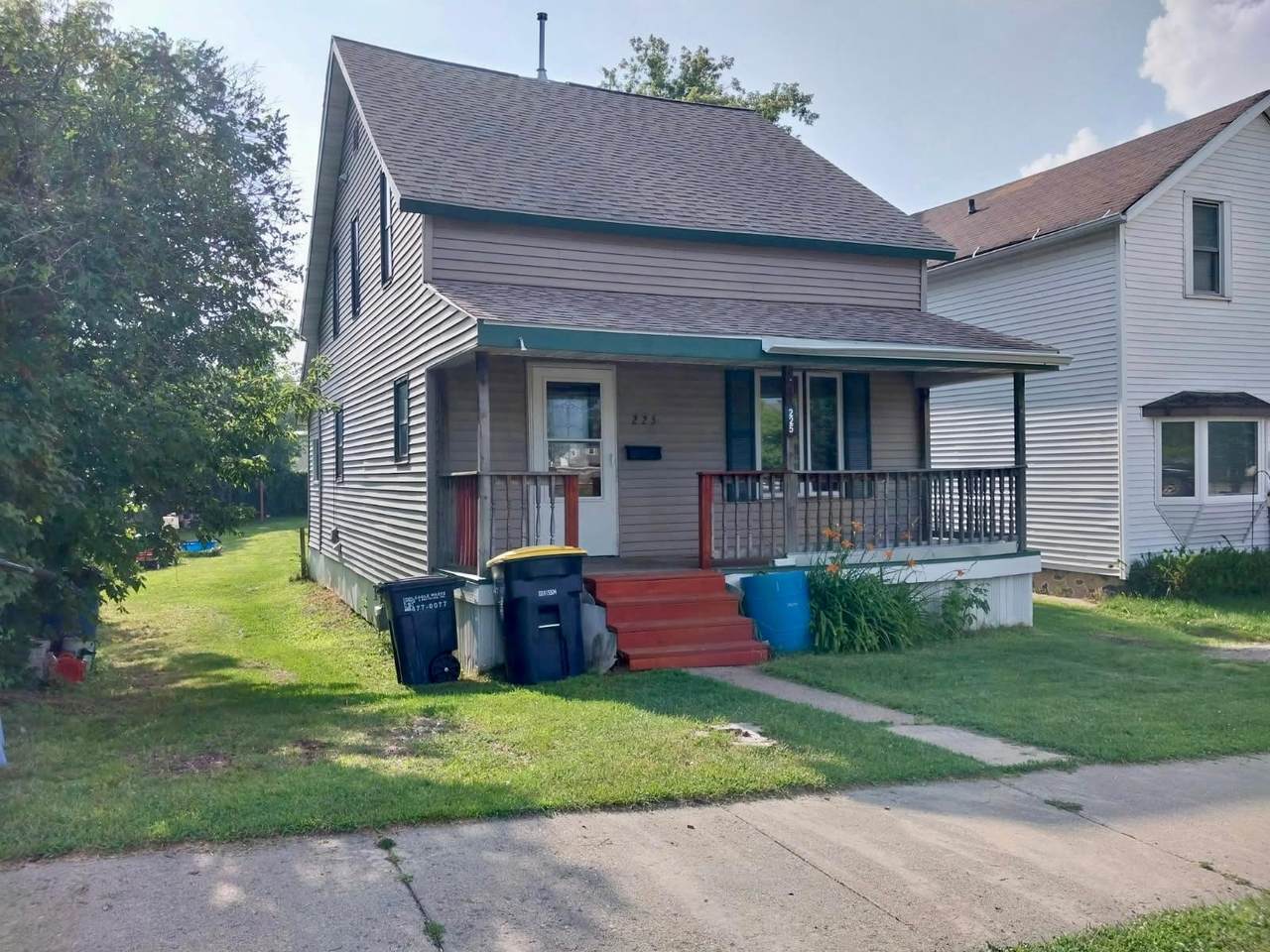 225 Alban St - Photo 1
