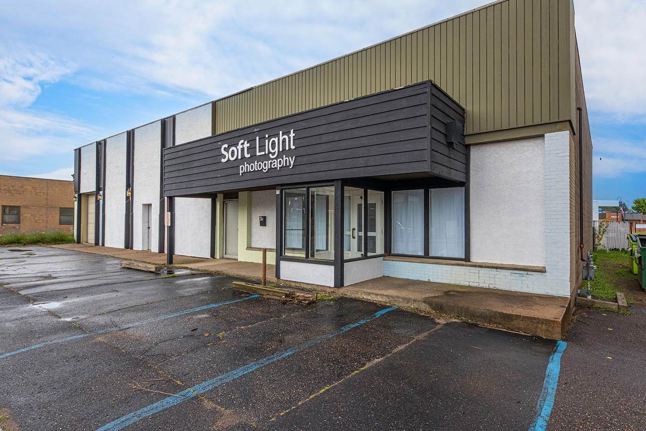 33 King St W - Photo 1