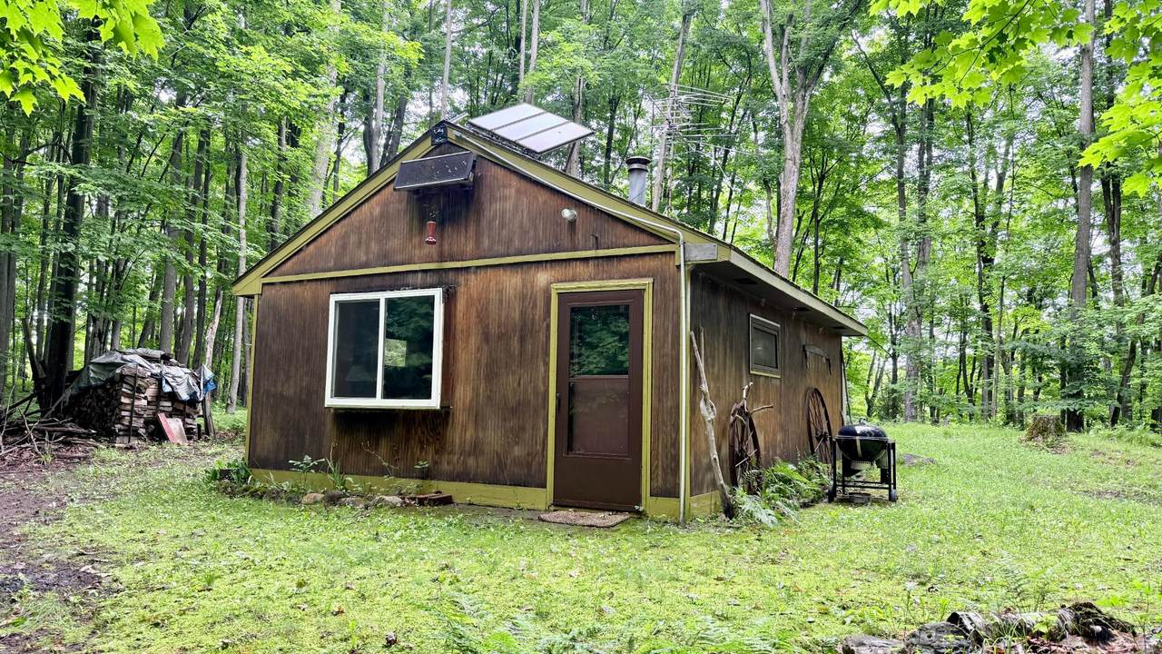 W1438 Country Squire Rd - Photo 1