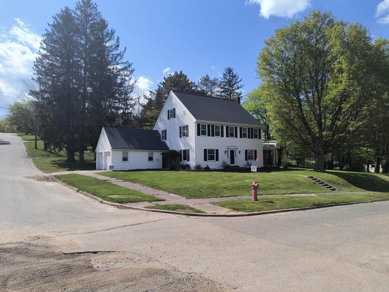 203 8TH AVE - Photo 1