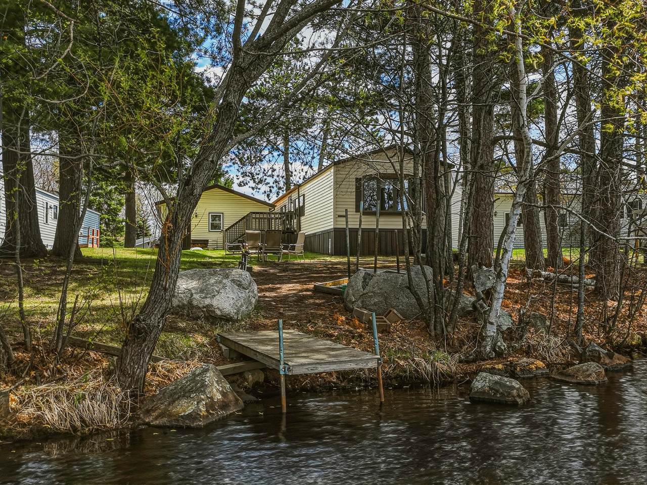 57 Edgewater Ct - Photo 1