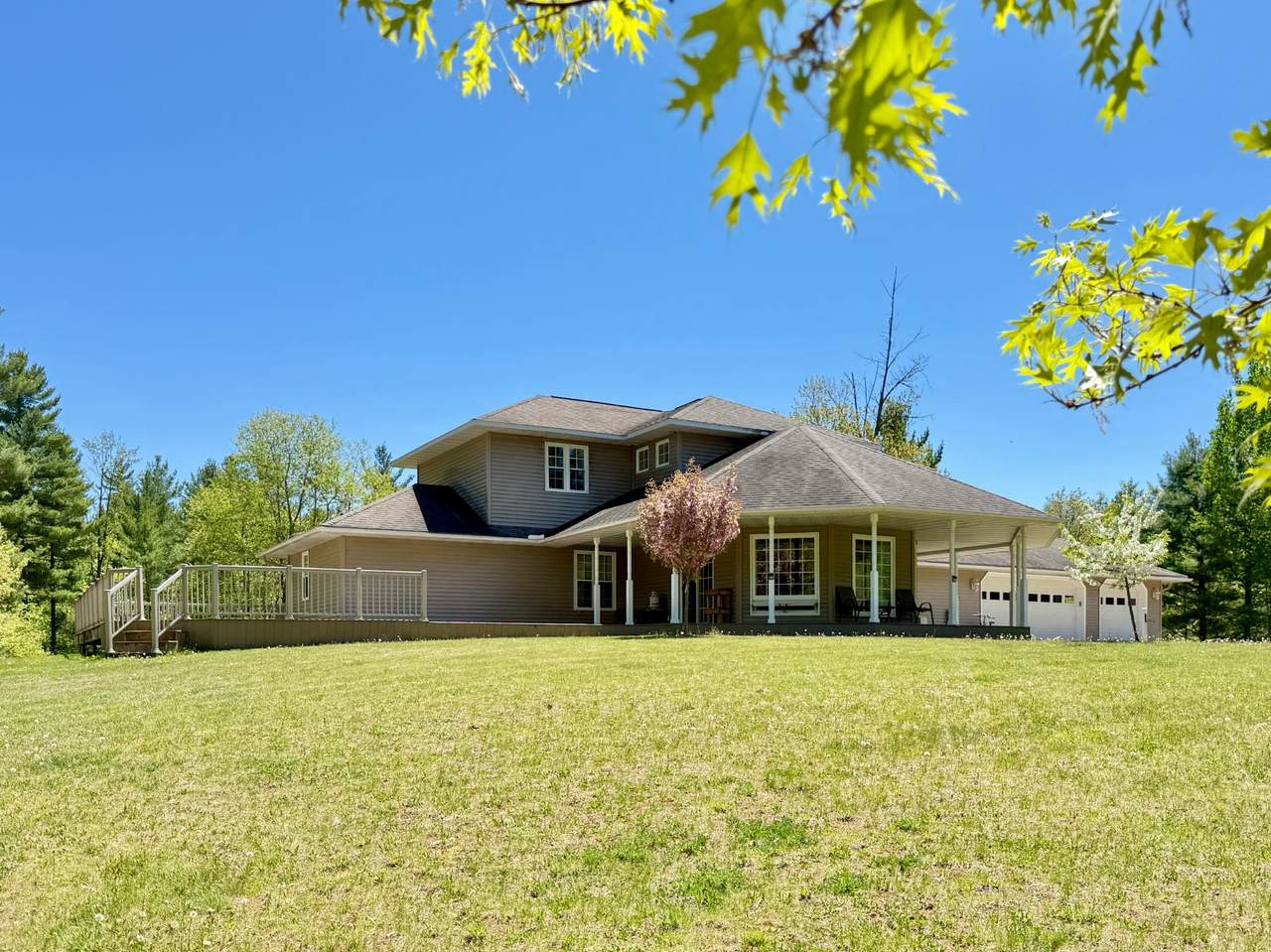 1290 Big Bear Ln - Photo 1