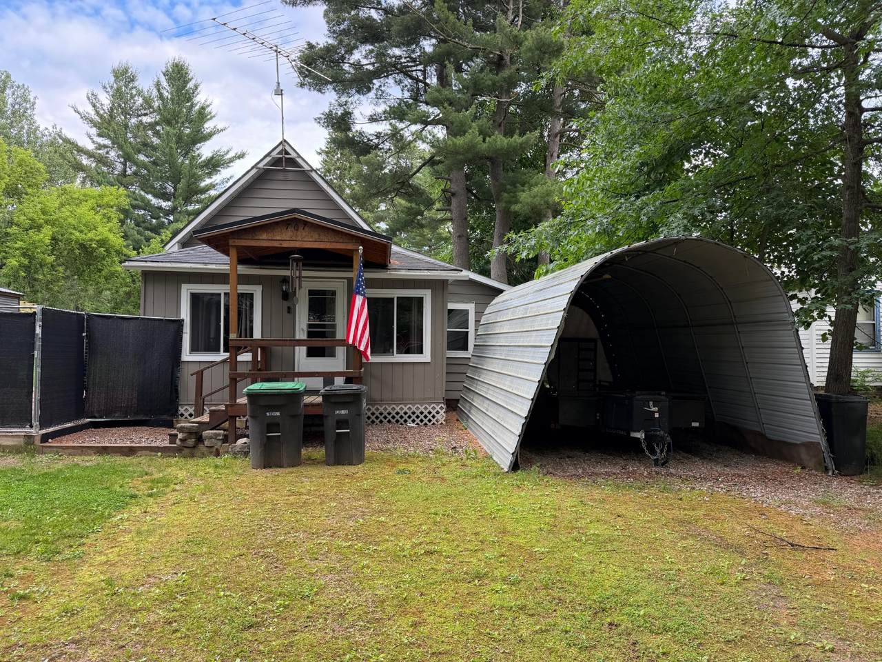 707 Mckinley St - Photo 1