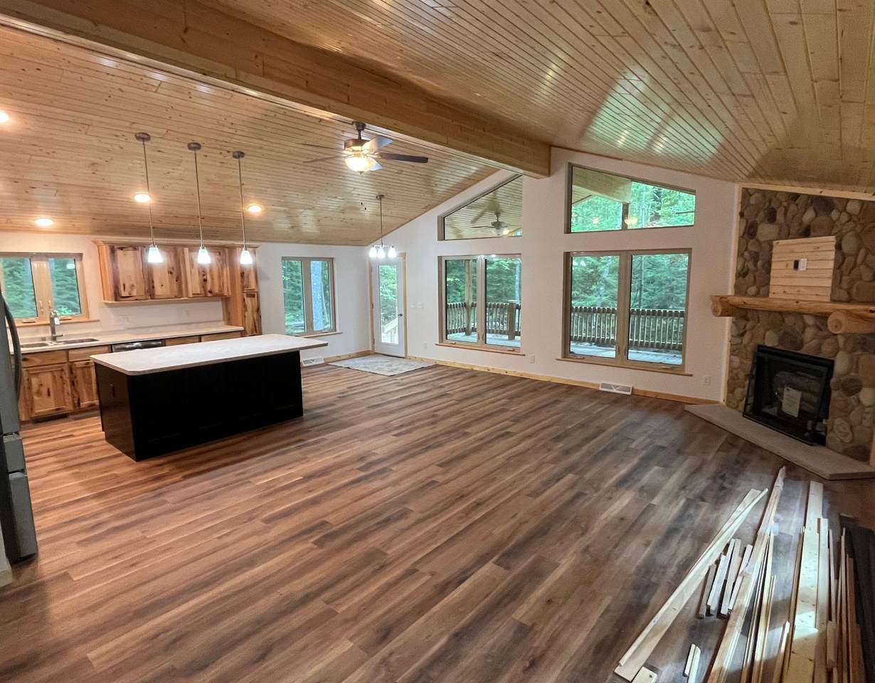 8100 Boardwalk Dr - Photo 1